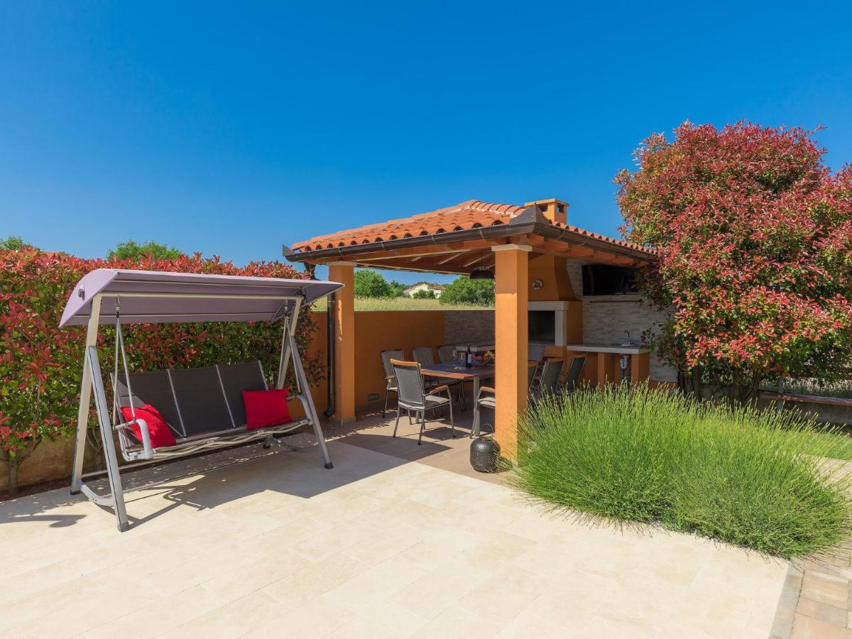 Holiday Home Linden Tree By Interhome Pula Bagian luar foto