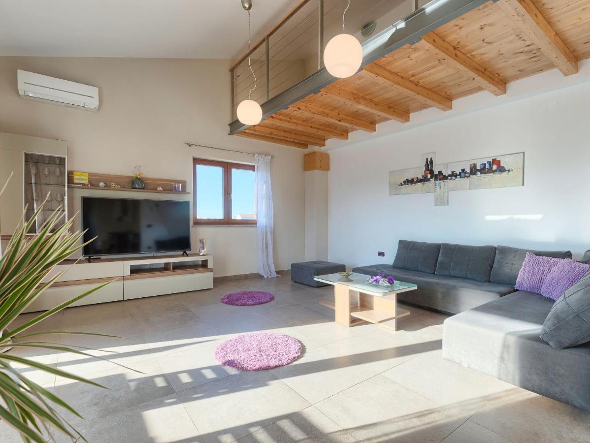 Holiday Home Linden Tree By Interhome Pula Bagian luar foto
