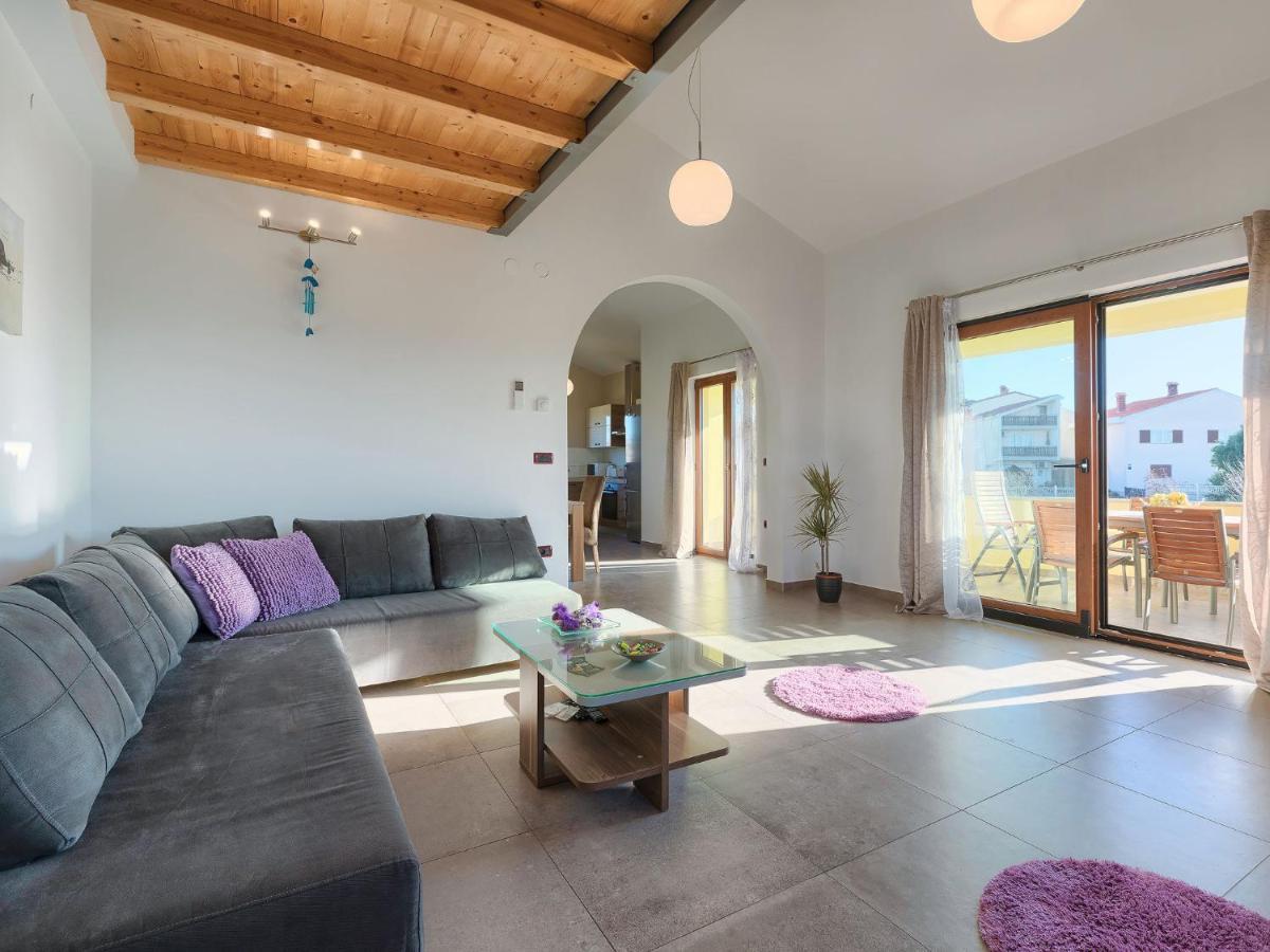 Holiday Home Linden Tree By Interhome Pula Bagian luar foto