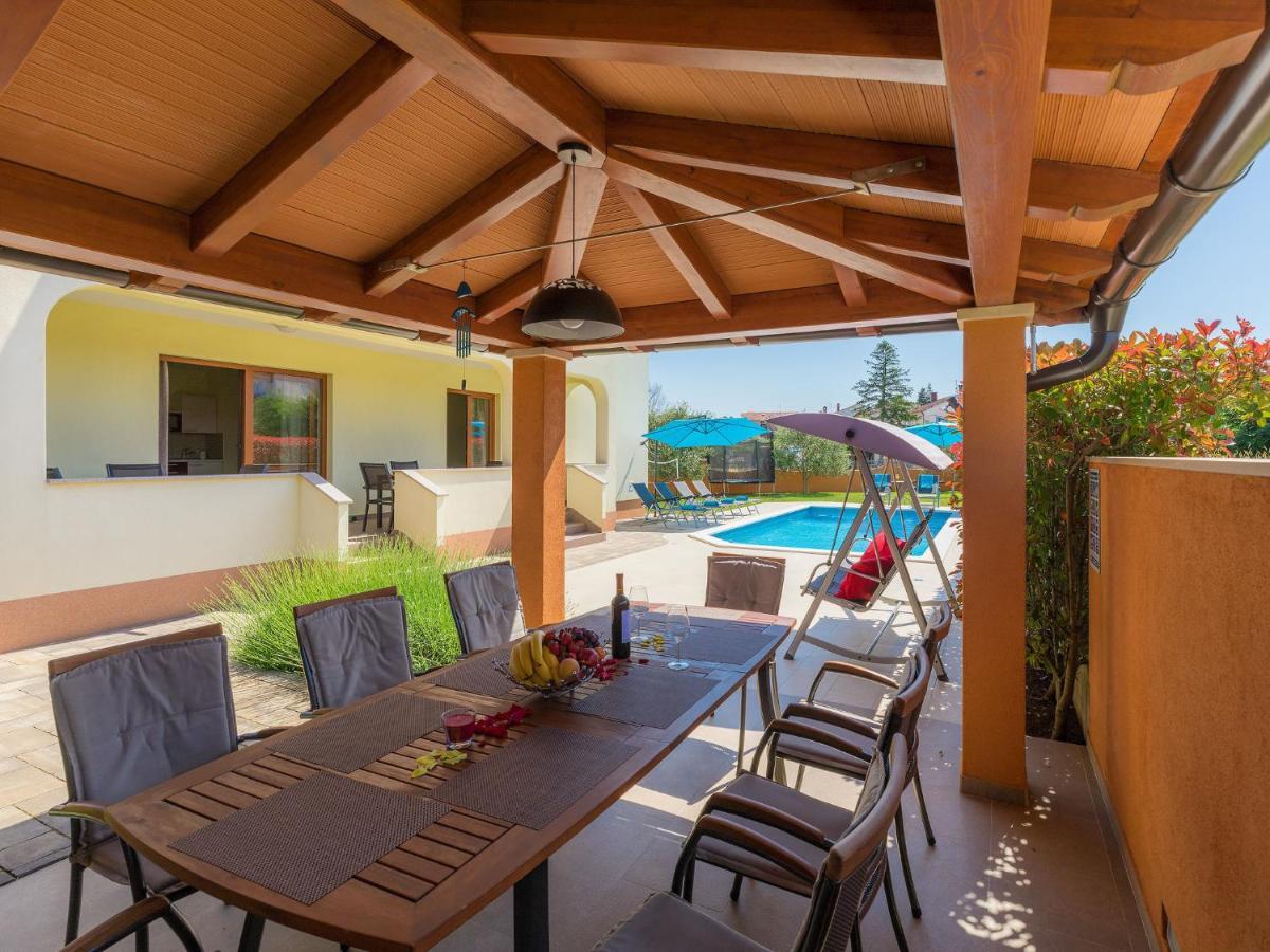 Holiday Home Linden Tree By Interhome Pula Bagian luar foto