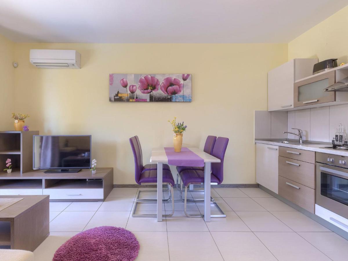 Holiday Home Linden Tree By Interhome Pula Bagian luar foto