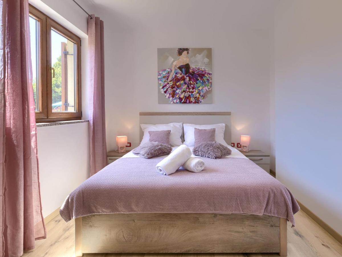 Holiday Home Linden Tree By Interhome Pula Bagian luar foto