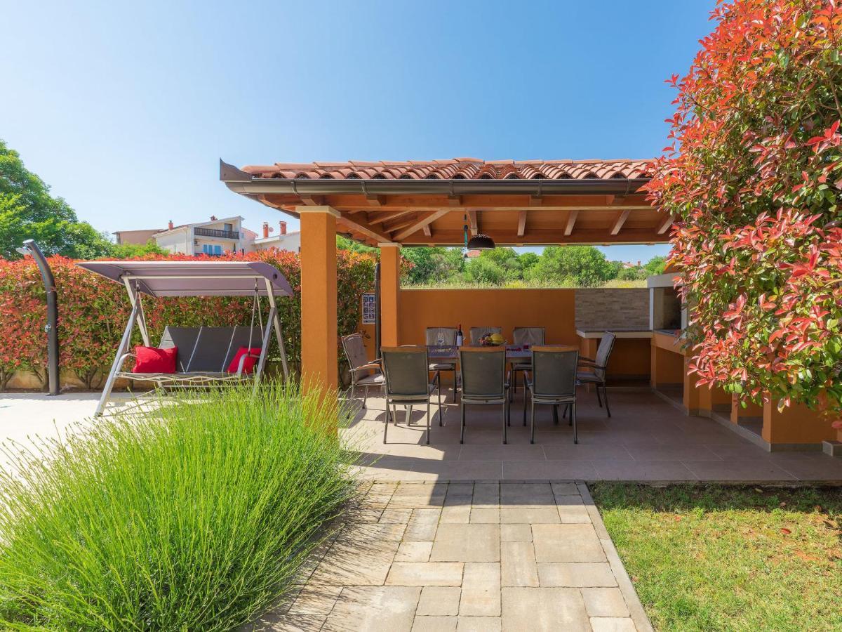 Holiday Home Linden Tree By Interhome Pula Bagian luar foto