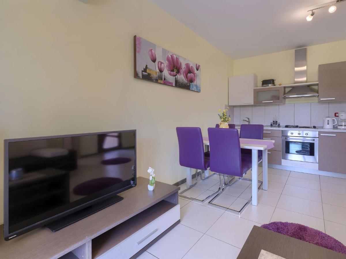 Holiday Home Linden Tree By Interhome Pula Bagian luar foto