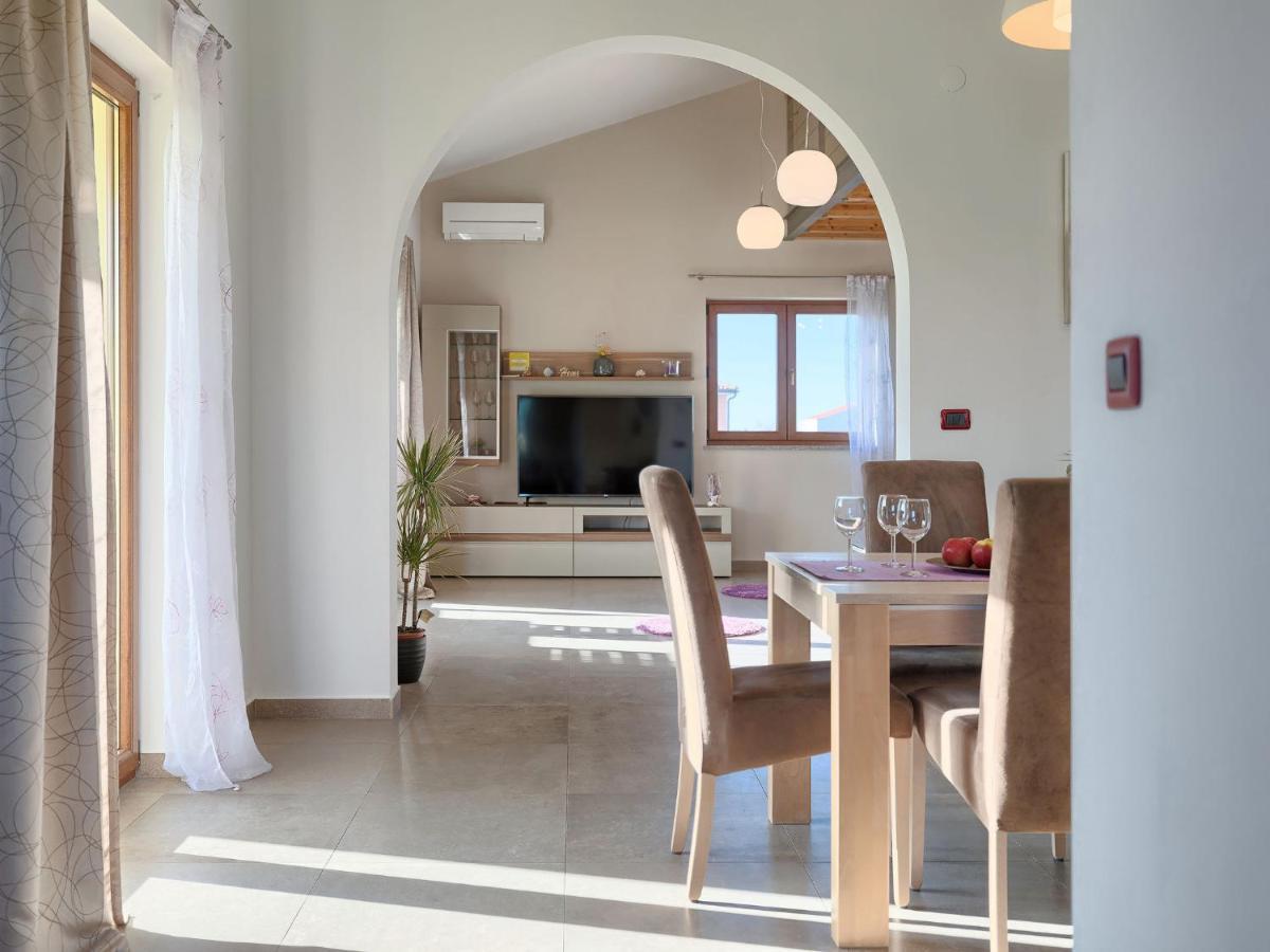 Holiday Home Linden Tree By Interhome Pula Bagian luar foto