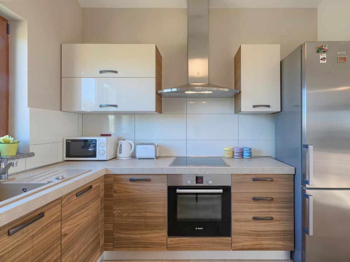 Holiday Home Linden Tree By Interhome Pula Bagian luar foto
