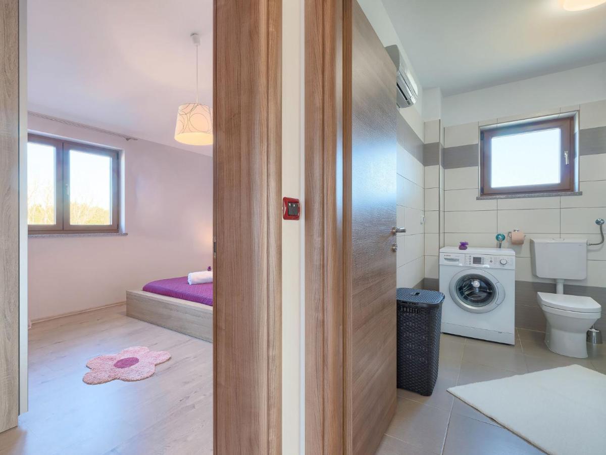 Holiday Home Linden Tree By Interhome Pula Bagian luar foto